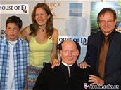 Robin Williams (vpravo) a  Christopher Reeve s manelkou Danou a synem Willem.