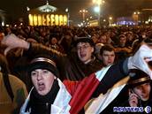 Na námstí v centru Minsku se selo nkolik tisíc lidí, aby protestovali proti prbhu prezidentských voleb.