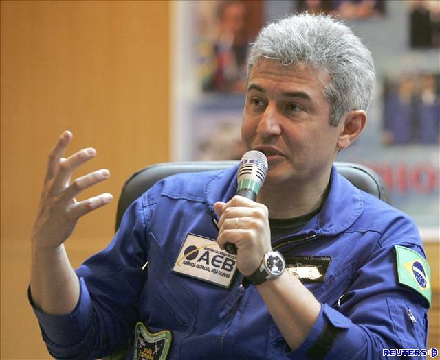Marcos Pontes se stane prvním brazilským kosmonautem ve vesmíru.