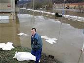 V Ústí nad Labem se protrhla pytlová hráz