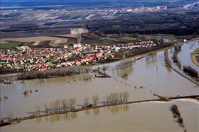 U Hruovan nad Jeviovkou se vytvoilo 500hektarové jezero.