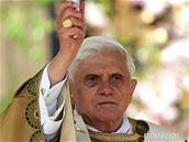 Benedikt XVI. slouí svou první velikononí mi