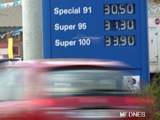 Ceny benzinu a nafty bhem posledního týdne stagnovaly. Ilustraní foto