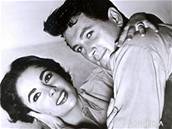 Elizabeth Taylorová a Rock Hudson ve filmu Gigant (1956)