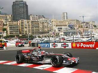 Räikkönen s McLarenem v Monaku