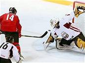 Kanada - Lotysko, Shanahan dává gól