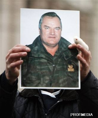 Jeden z nejhledanějších válečných zločinců Ratko Mladič je důvodem pro přerušení rozhovorů s EU.