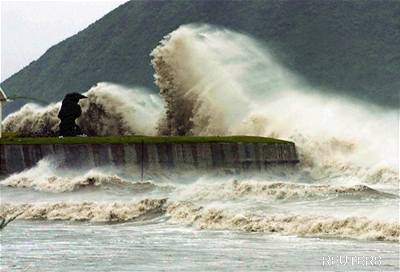 Jiní pobeí íny suuje tajfun Chanchu