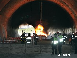 Cvien hasi v tunelu pod vrchem Valk u tnovic na Plzesku