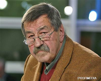 Osmasedmdesátiletý Günter Grass tajil lenství více ne 61 let.