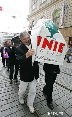 Jihoetí unionisté na konci kvtna pohbili Unii svobody.