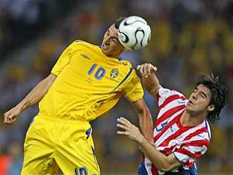 védsko - Paraguay: Ibrahimovic a Caceres