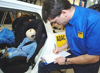 Dtské autosedaky v testu ADACu