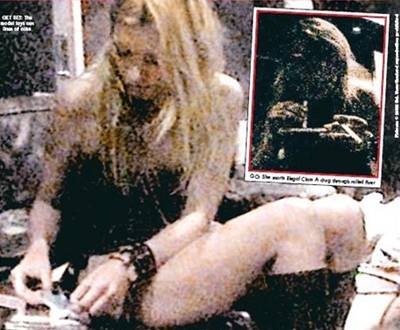 Britskému deníku Daily Mirror se podailo vyfotografovat Kate Mossovou, jak upe kokain.