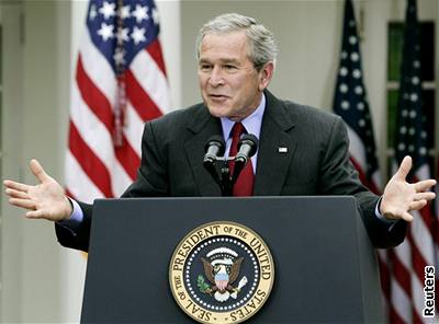 George W. Bush na konferenci v rové zahrad po návratu z Bagdádu.