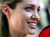  Angelina Jolie pi rozhovoru pro televizi CNN