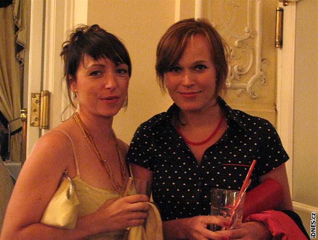 MFF KV 2006 - opening party - Tatiana Vilhelmová s kamarádkou