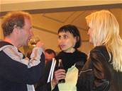 MFF KV 2006 - party Kráska v nesnázích - David Koller s manelkou (vpravo)