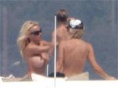 Pamela Andersonová se synem a pítelkyní na dovolené v Saint Tropez