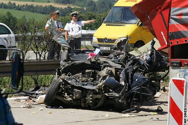 Nehoda uzavela dálnici ve smru na Prahu a omezila provoz smrem na Brno.