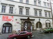 D�m s poslaneckými byty v Nerudov� ulici p�ed rekonstrukcí