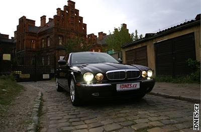 Jaguar XJ