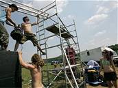 Píprava pódia na CzechTek 2006