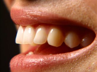 Vyhrajte zubní pastu REMBRANDT a zesvtlete odstín svých zub.
