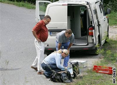 Falení policisté sebrali z transportu desítky milion