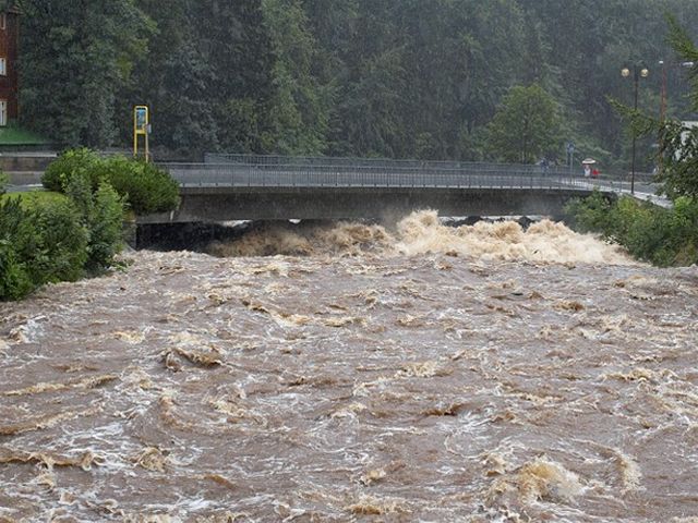 Dalí vydatné det meteorologové pedpovídají i na pondlí a úterý v celé zemi.