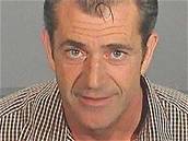 Mel Gibson na policejním zábru z Los Angeles, kde byl zaten kvli podezení,...
