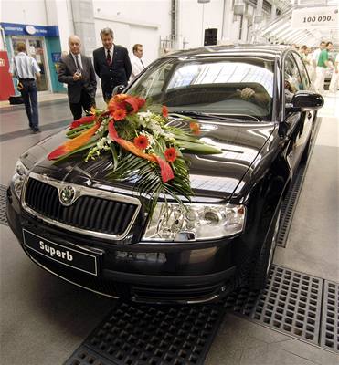 Jubilejní ernou limuzínu si objednala ukrajinská spolenost Golden Telecom.