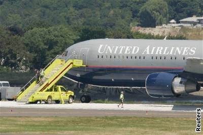 Letadlo na cest z Londýna do Washingtonu muselo pistát v Bostonu kvli agresivním cestujícím