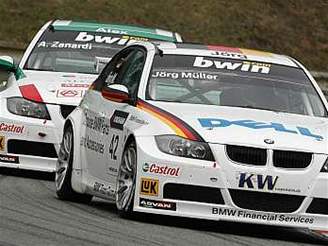 Jörg Müller s vozem BMW 320i 