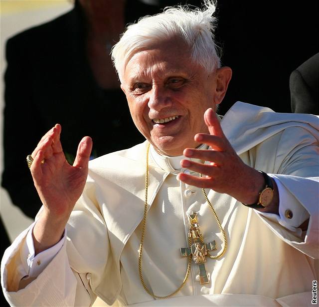Pape Benedikt XVI. pijel na estidenní návtvu rodného Bavorska (9. záí 2006)