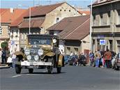 Historický Cadillac na snímku v prbhu závodu