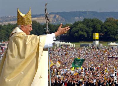 Benediktovi XVI. pi návtv Nmecka naslouchaly stovky tisíc lidí.