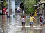 Tajfun Xangsane siln postihl také filipínské hlavní msto Manilu.