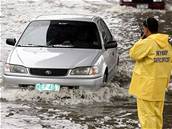 Tajfun Xangsane siln postihl také filipínské hlavní msto Manilu.