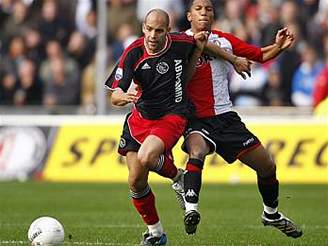 Feyenoord - Ajax: Gabri (vpravo)  a de Guzman