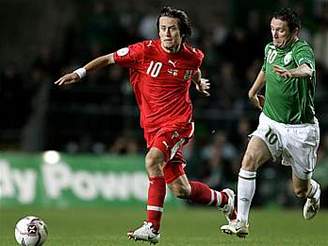 Irsko - esko, Robbie Keane - Tomá Rosický (vlevo)  