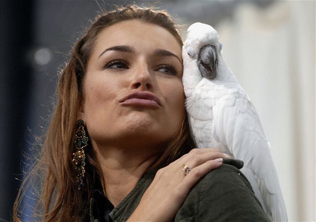 Modelka Alena eredová se stala kmotrou kakadu bílého