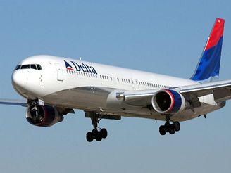 Boeing 767 spolenosti Delta.