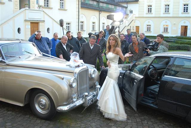 Alice Bendová nabourala luxusní vz Bentley