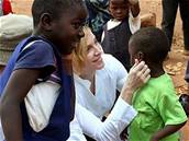 Madonna pi své návtve sirotince v Malawi