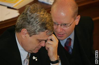Vlastimil Tlustý a Bohuslav Sobotka pi jednání o rozpotu.