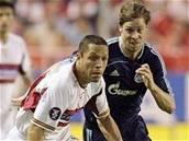 Radek �írl v utkání s FC Sevilla