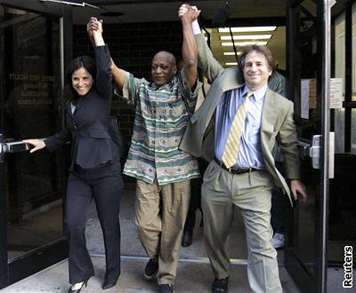 Larry Fuller (uprosted) krátce po osvobozujícím verdiktu soudu