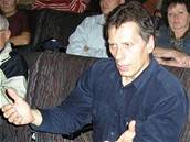 Vladimír Hu�ín na projekci dokumentu Martina Vadase