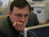 Místopedseda ODS Petr Neas odpovídá tenám iDNES.cz